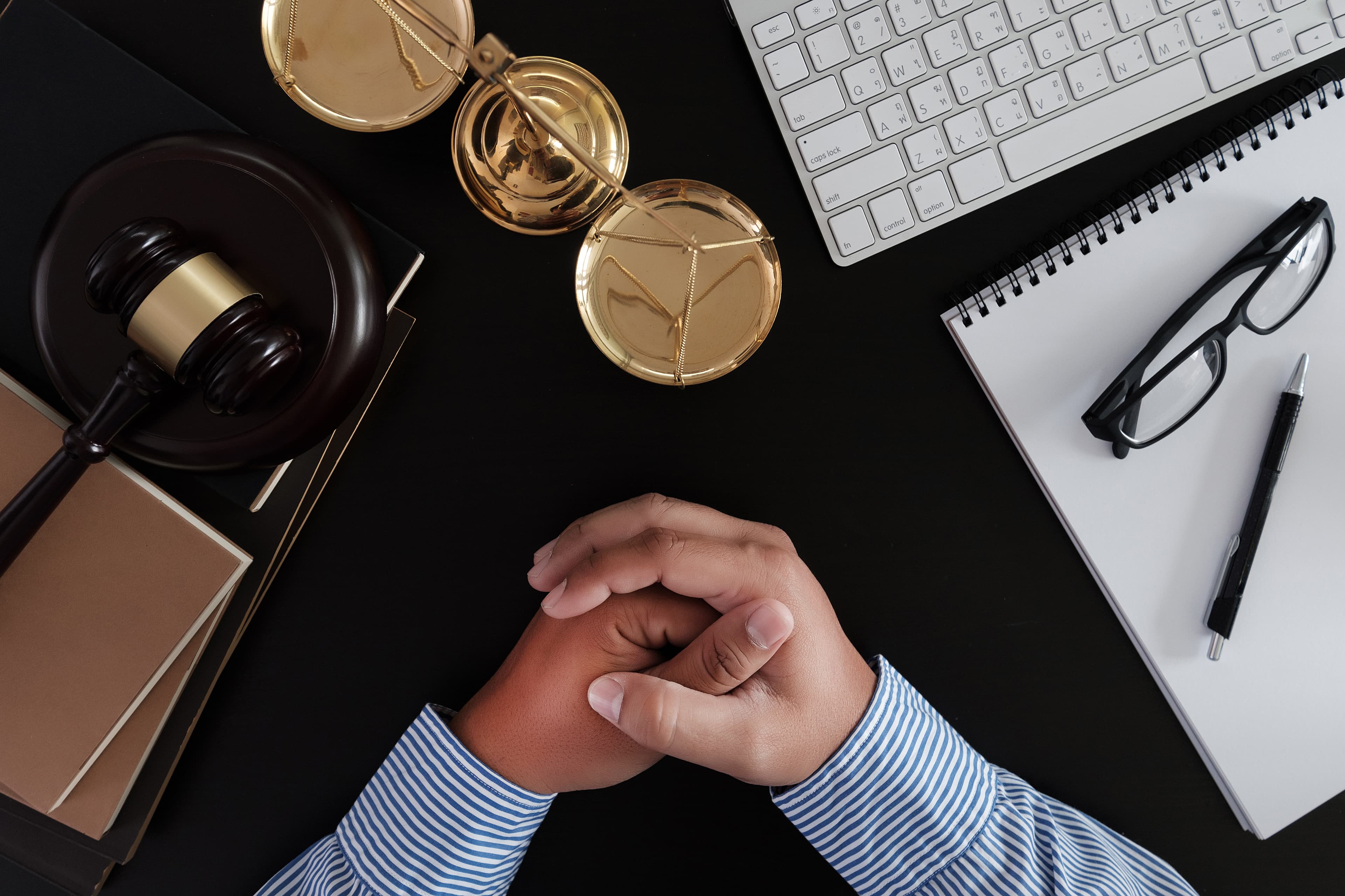 İş Sözleşmeleri kapak fotoğrafı